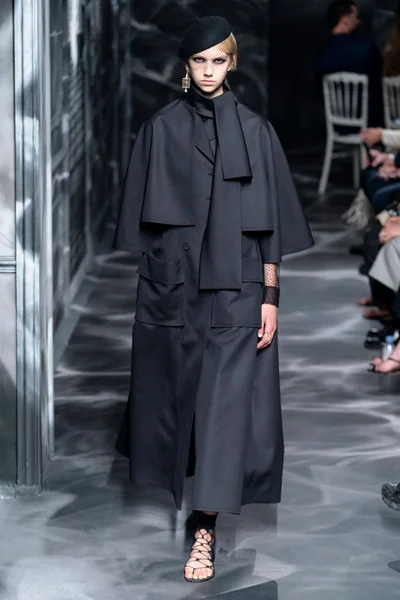 Look 25